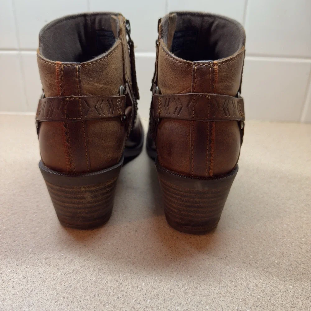 Teva Women's Foxy Ankle brown leather Boots waterproof Size‎ US 6 EU 37 EUC